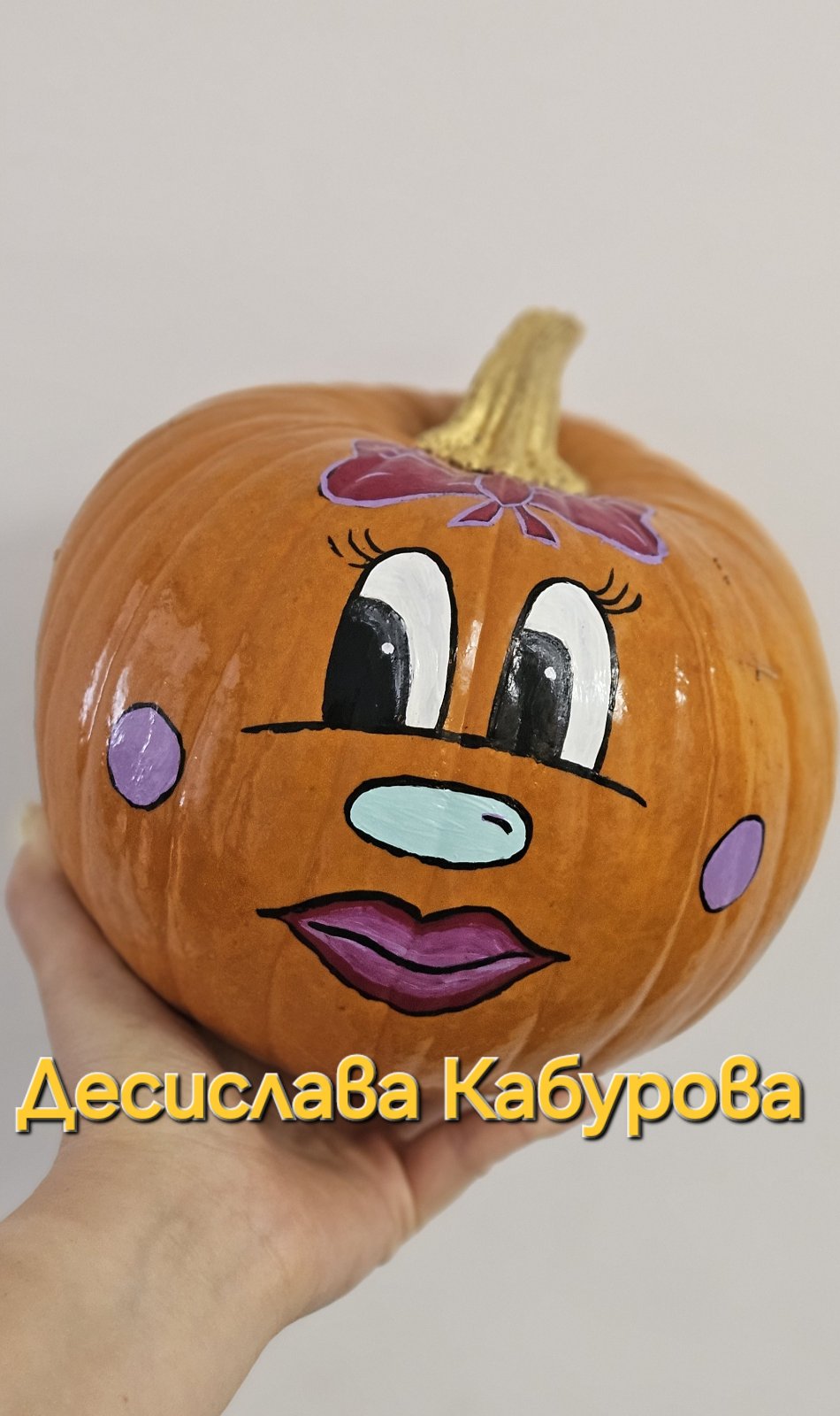 Ръчно рисувана тиква с акрилни бои 7